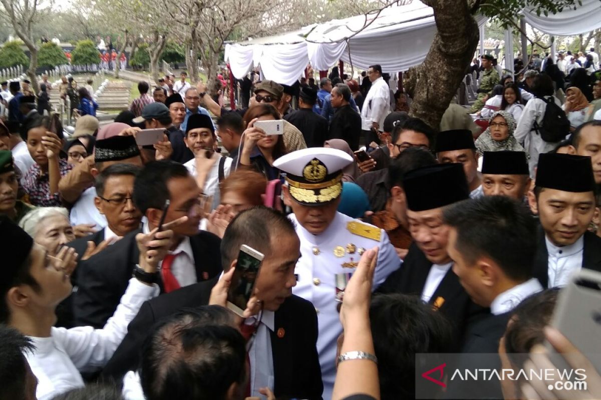 Ani Yudhoyono di mata SBY, cahaya hidup sang perempuan tangguh