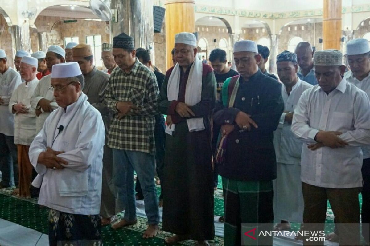 Warga HSU gelar sholat gaib untuk Ani Yudhoyono