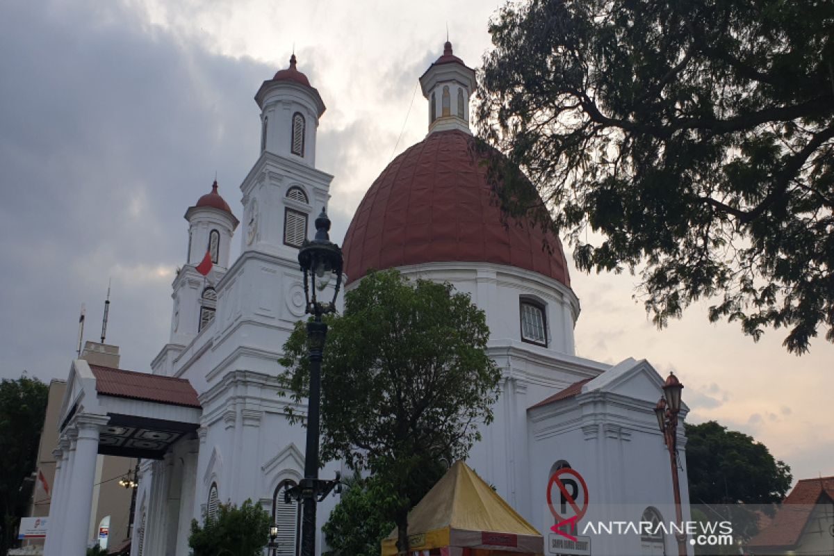 Asyiknya ngabuburit di Kota Lama Semarang