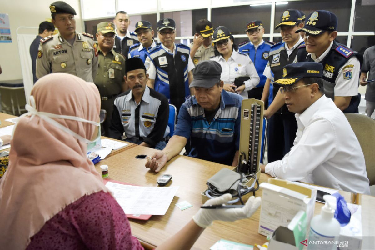 728 sopir bus AKAP Terminal Pulo Gebang lulus tes kesehatan