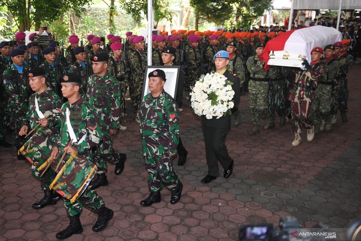 Jenazah Ani Yudhoyono diberangkatkan ke TMP Kalibata
