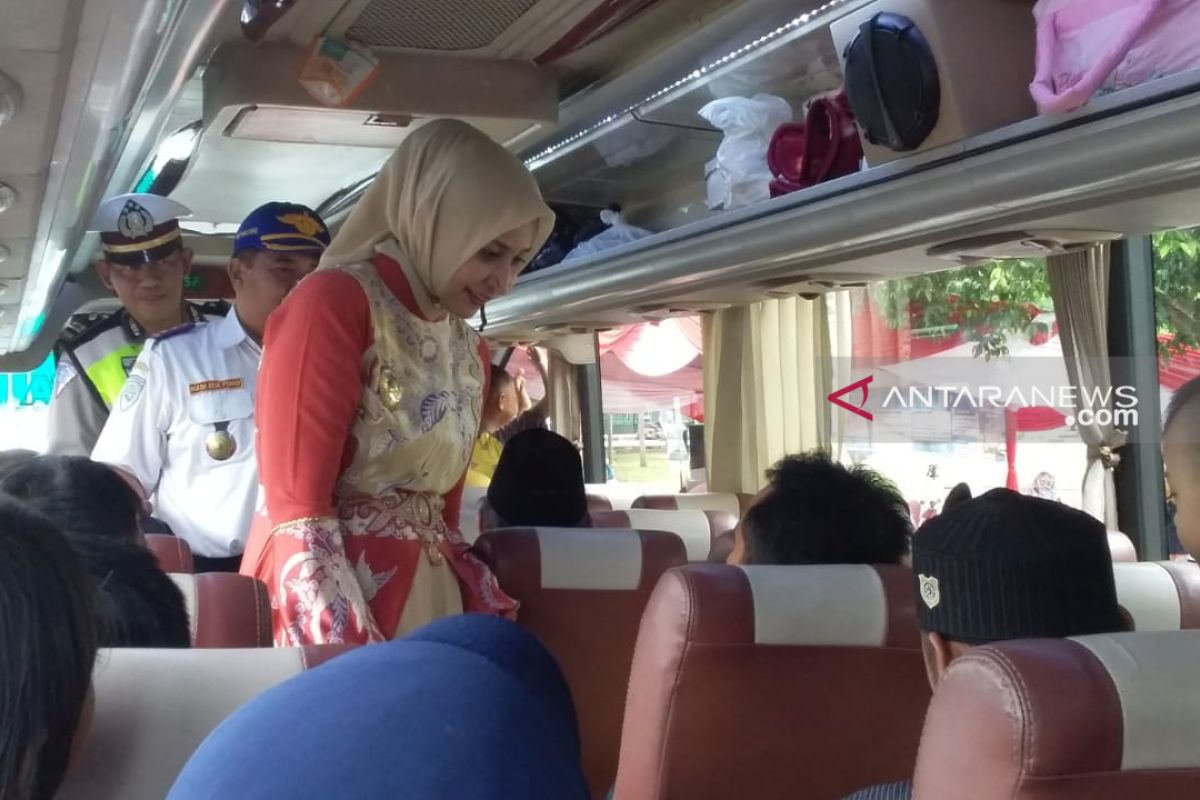 Warga kurang mampu terbantu program mudik gratis Pemkab Jember