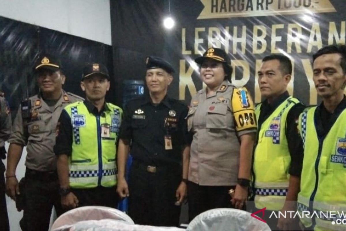 Menjelang tengah malam volume kendaraan pemudik meningkat