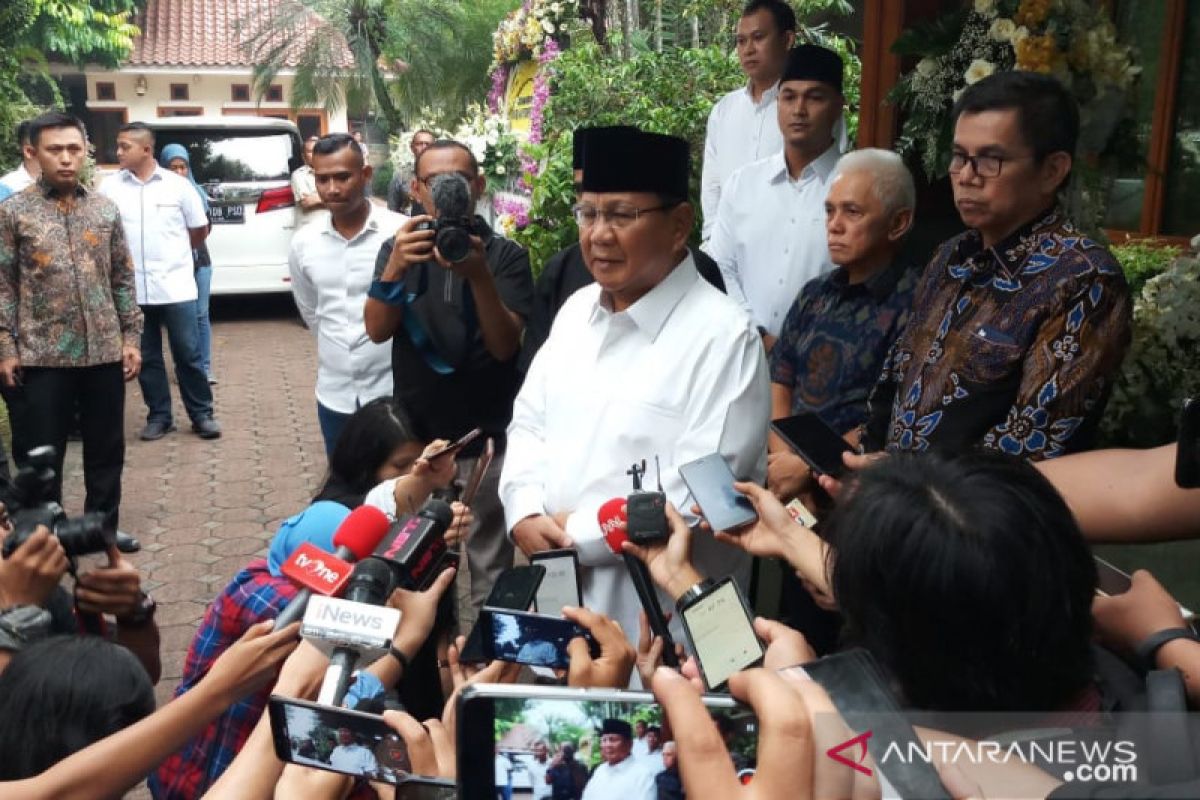 Prabowo apologetic for non-attendance at Ani Yudhoyono's funeral