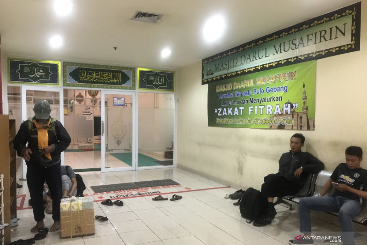 Masjid di dalam Terminal Pulo Gebang terima zakat fitrah