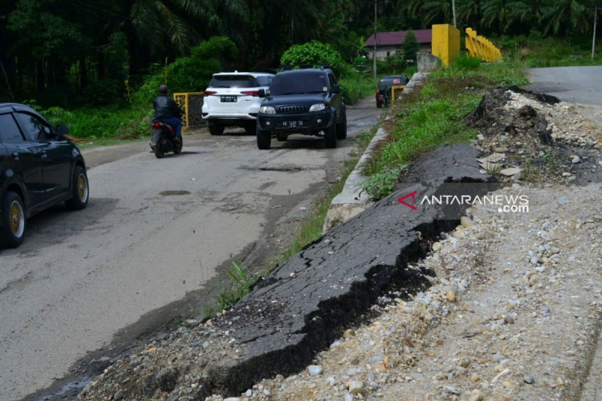 Jalur alternatif Binanga cukup merepotkan pemudik