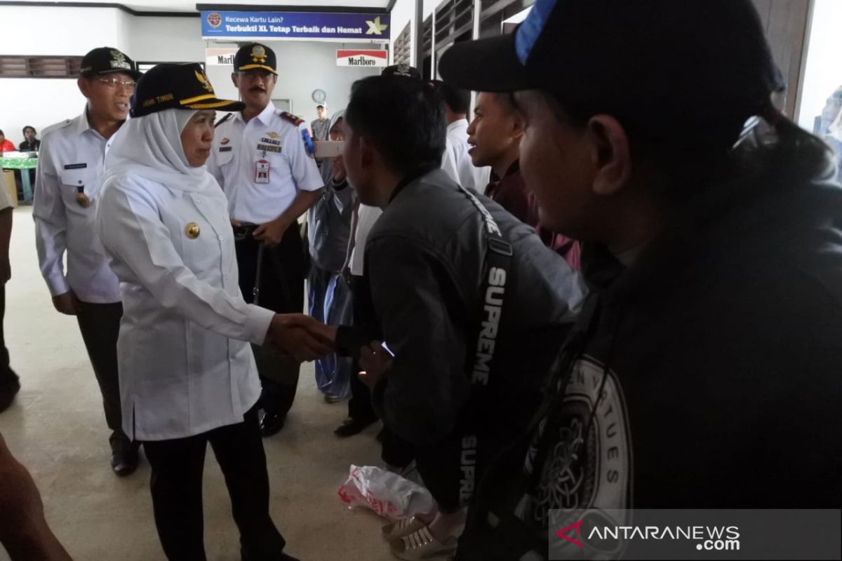 Gubernur Khofifah tinjau arus mudik di Pelabuhan Jangkar Situbondo (Video)