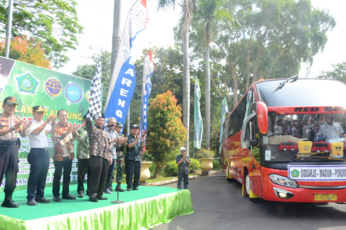 Pemkab Sidoarjo memberangkatkan 1.925 pemudik gratis