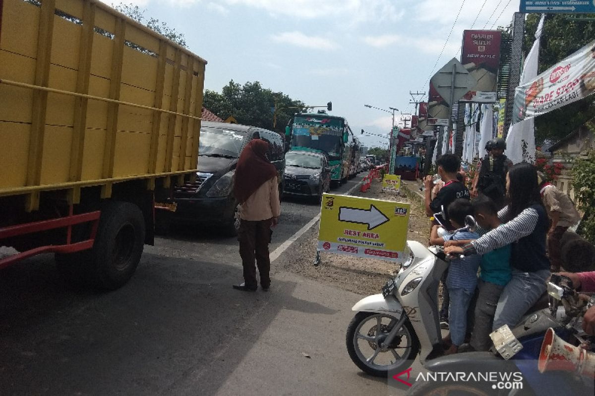 Polisi berlakukan empat kali sistem satu arah di Garut