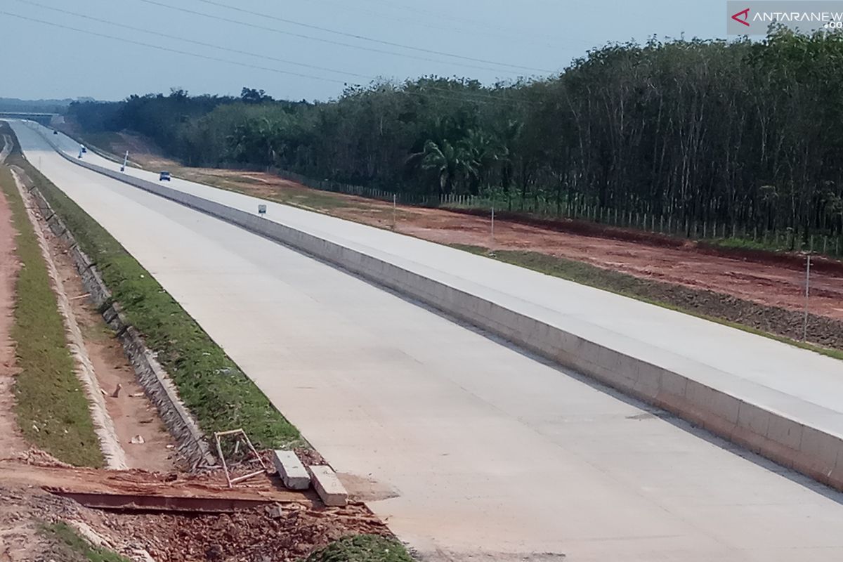 Kondisi arus mudik di Jalan  Tol Trans Sumatra  lengang