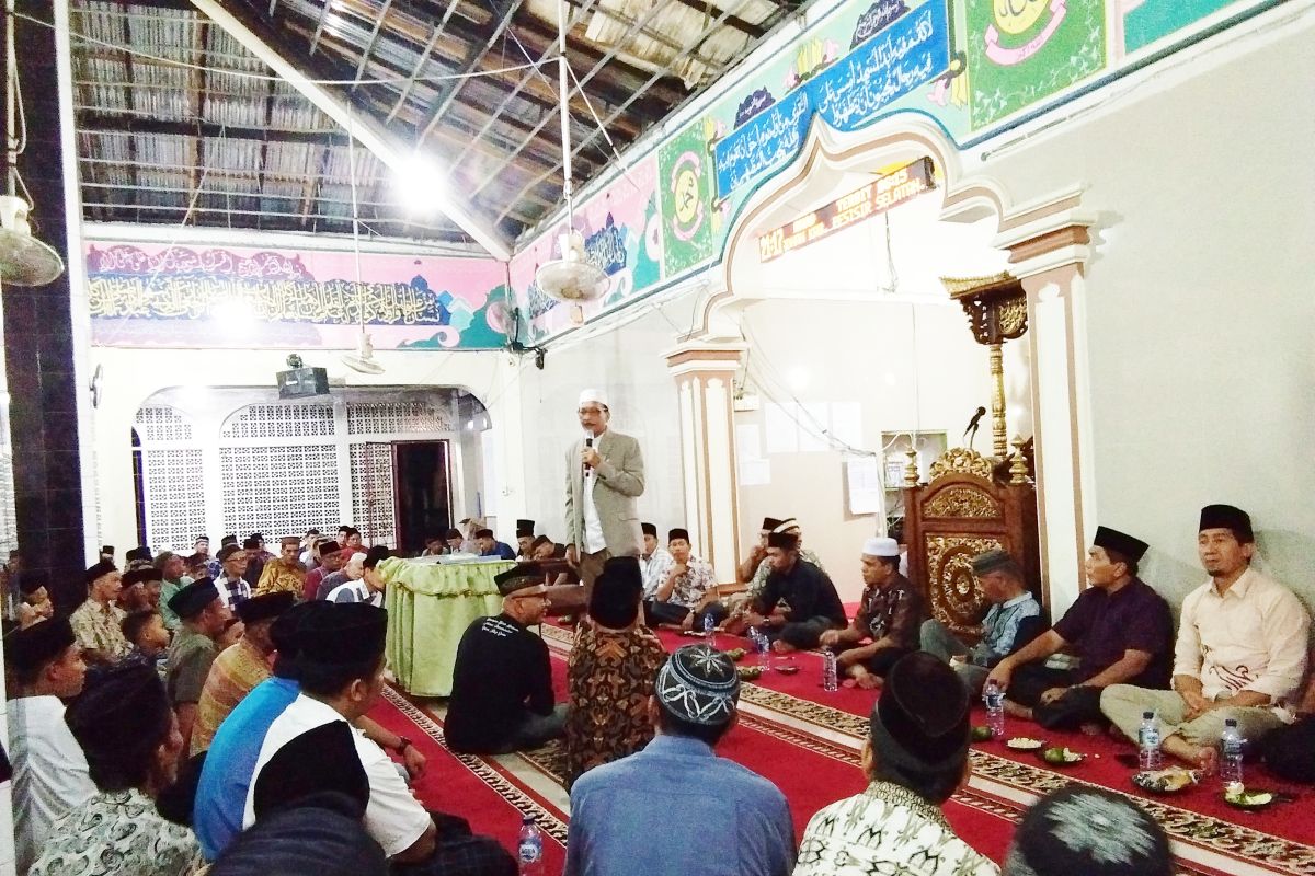 Hendrajoni Bantu Masjid Raya Baiturrahmi Rp100 Juta, ini pesan bupati