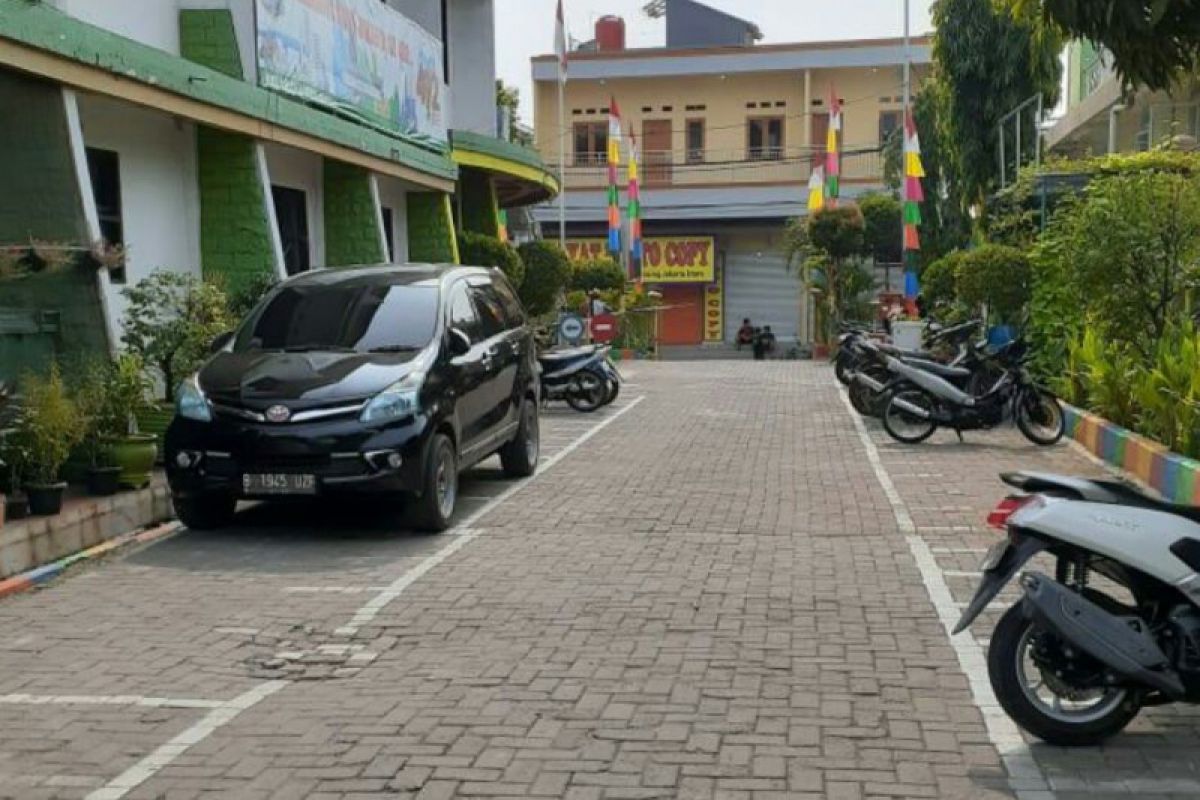 Kantor Pemkot Jakut terima titipan kendaraan yang dtinggal mudik