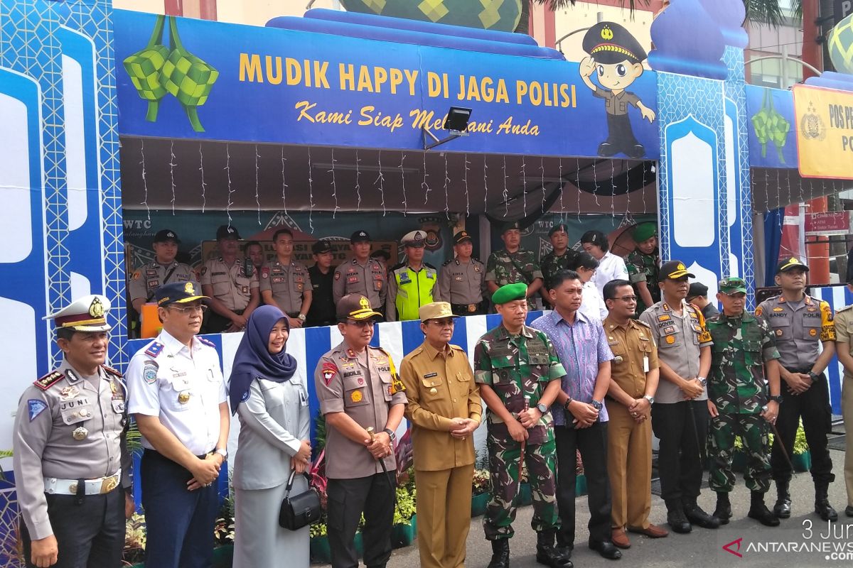 Pemudik apresiasi petugas di Pospam dan Posyan jalur lintas Sumatera Jambi