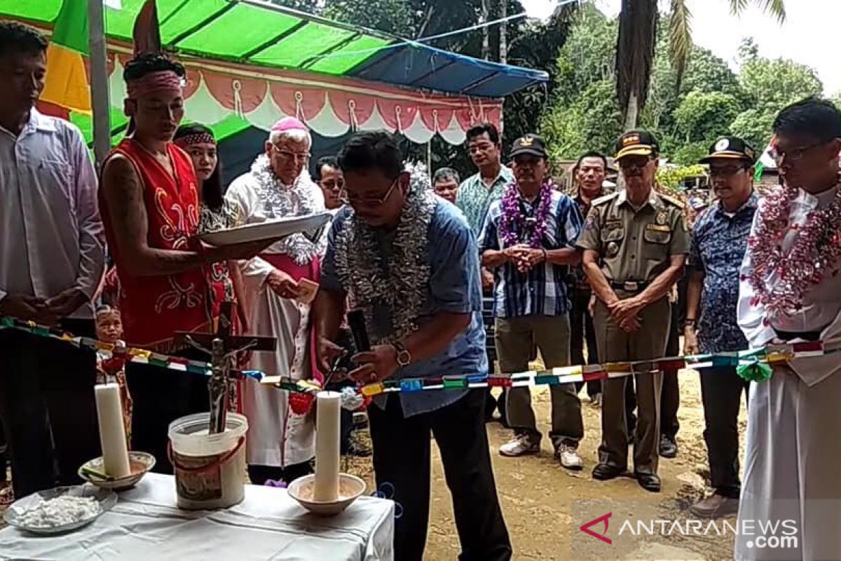 Bupati Sekadau resmikan gereja Katolik Stasi Jangka