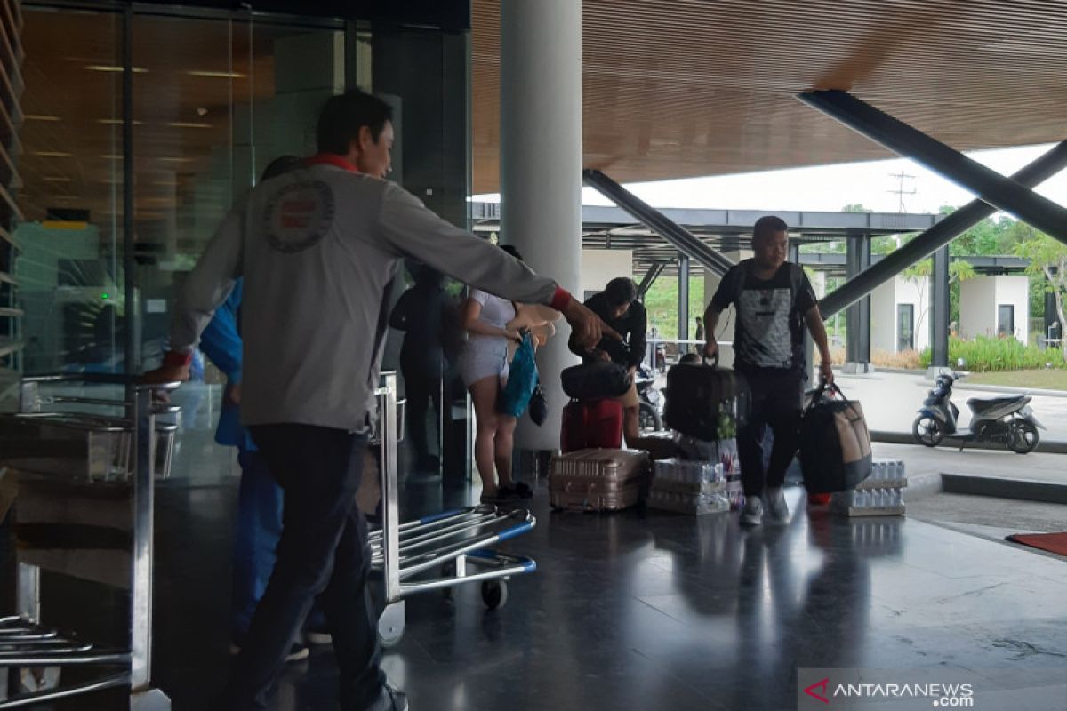 Aktivitas mudik Lebaran pekerja migran Sambas melalui pintu PLBN Aruk