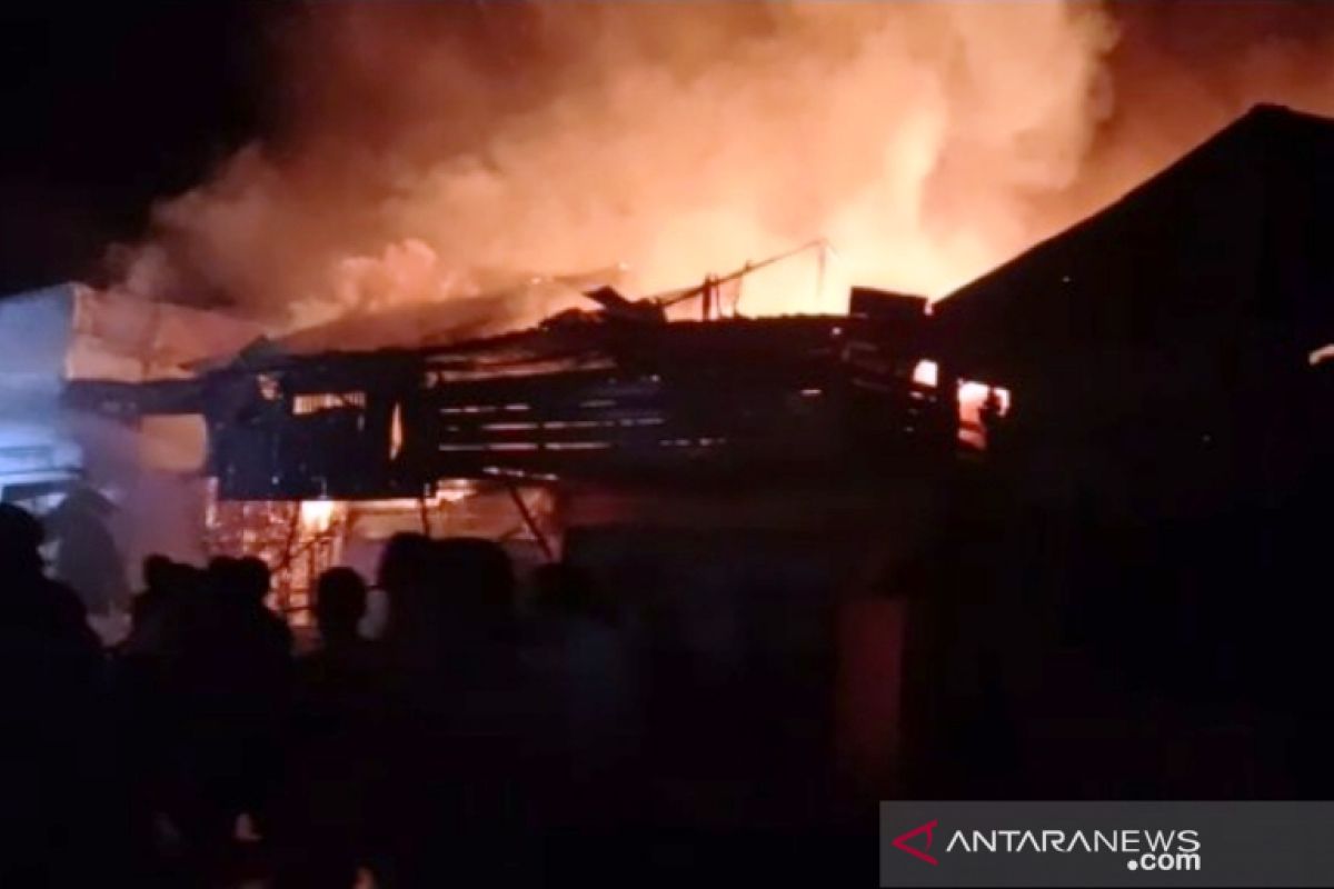 Tiga ruko dan satu rumah terbakar di Aceh Selatan, satu warga ikut terbakar