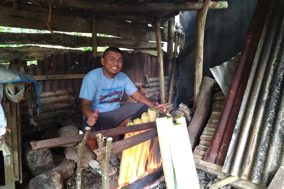 Warga Tanah Datar jaga tradisi 'Malamang' menjelang Lebaran