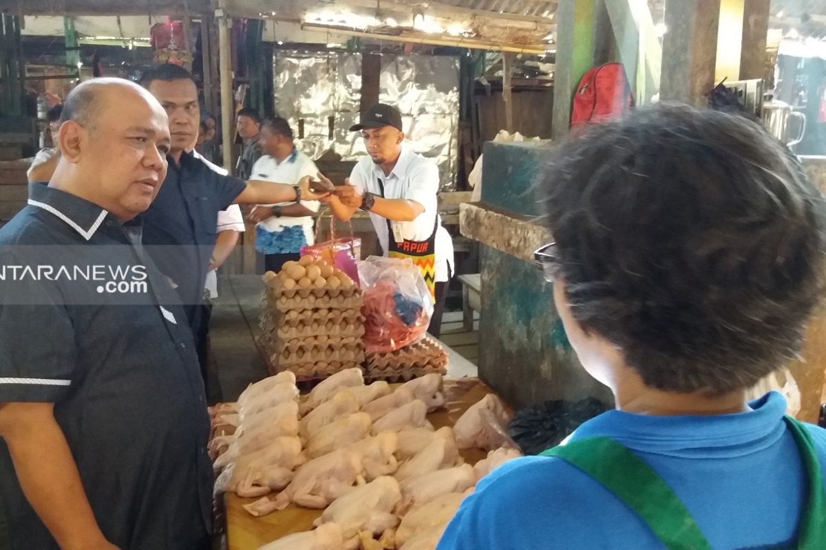 Harga daging sapi dan ayam di Sorong stabil