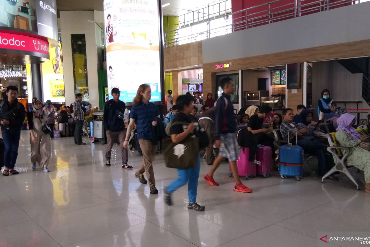 Pemudik di Stasiun Gambir H-1 Lebaran mulai menurun