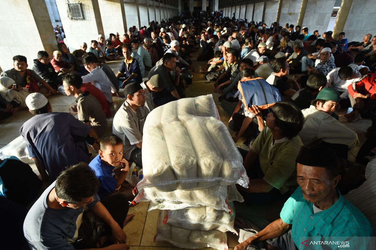 Masjid Agung Palembang kumpulkan zakat 4,2 ton beras