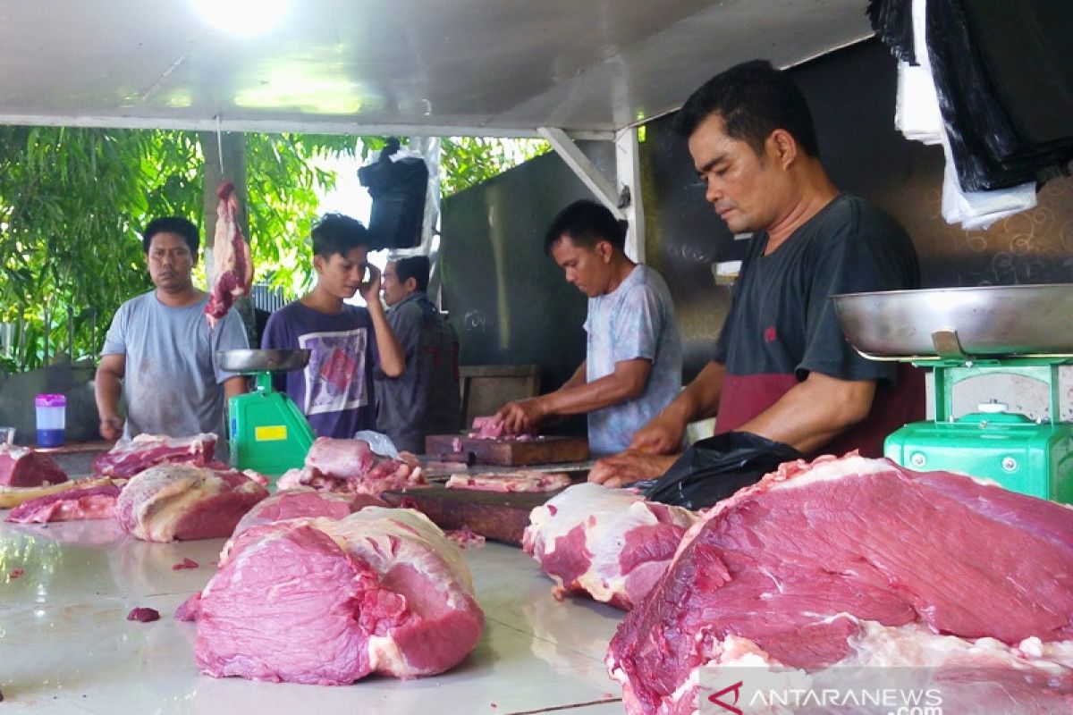 Pedagang daging sapi di Padang tak naikkan harga meski menjelang Lebaran
