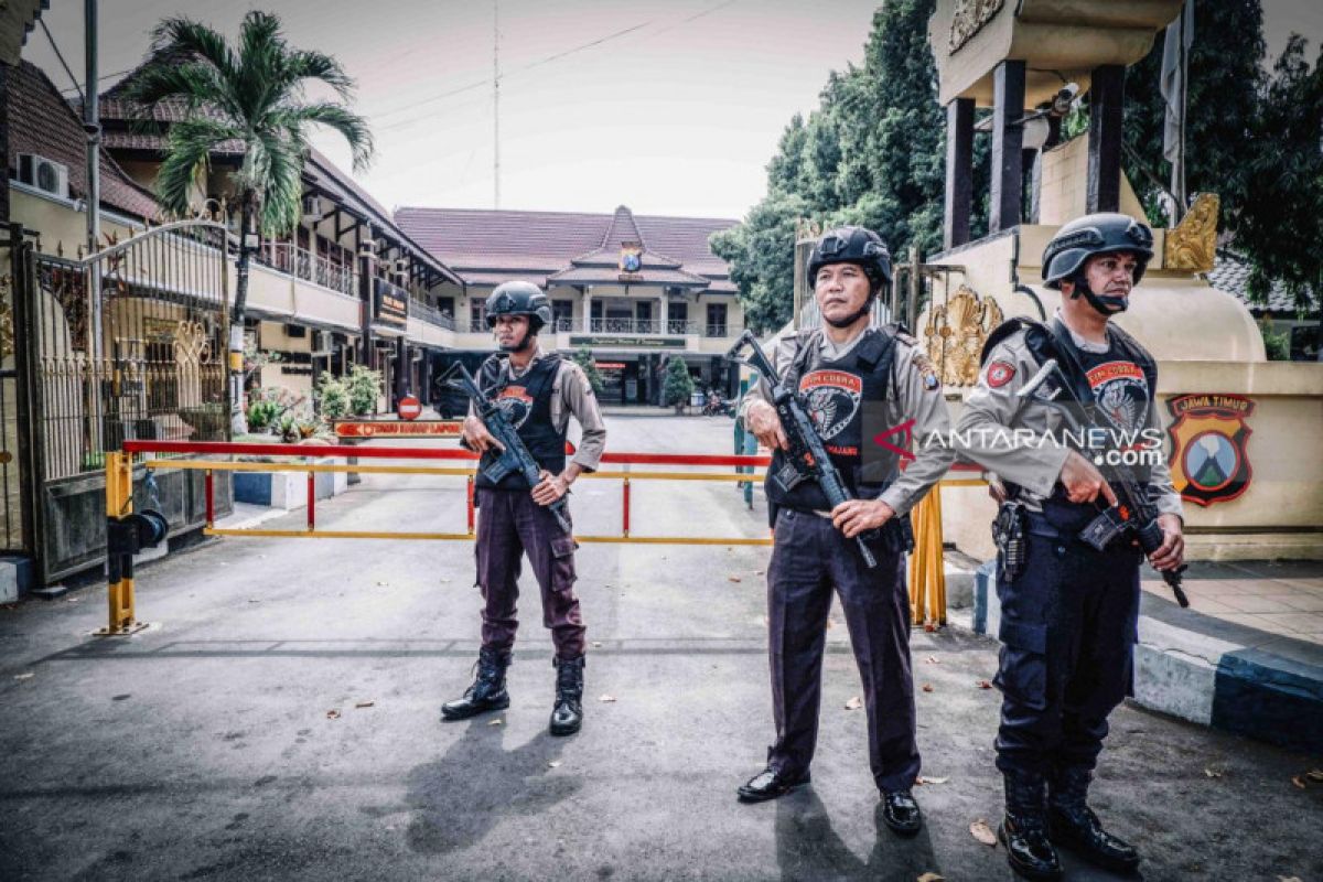 Polres Lumajang perketat penjagaan pospol pascaledakan di Sukoharjo