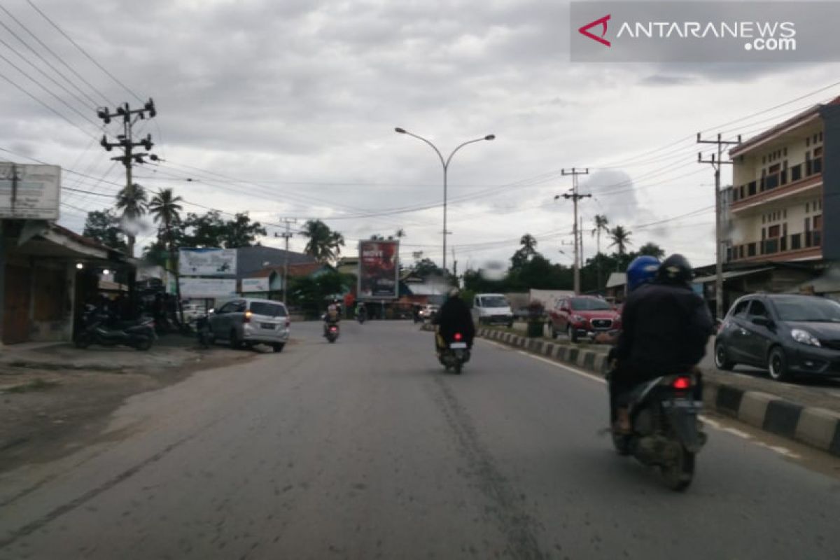 Lengang, aktivitas lalulintas di Kendari pada H-1 Lebaran