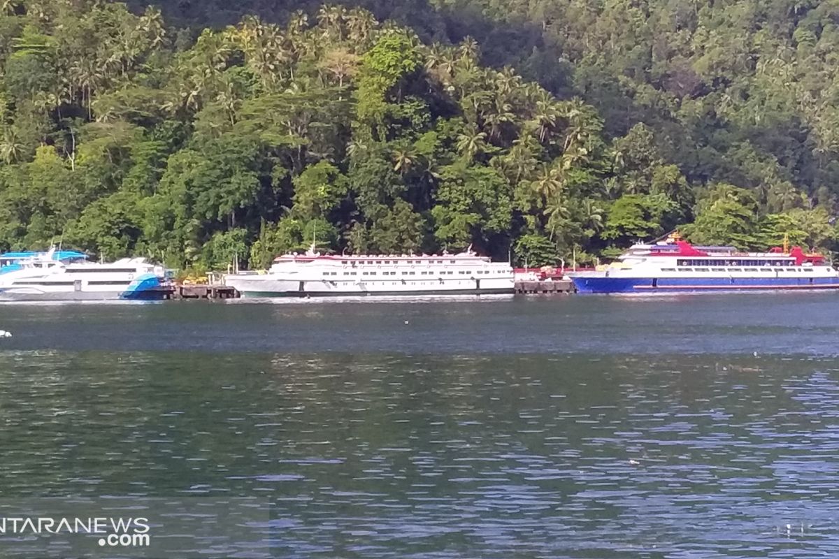 Penumpang kapal laut Manado-Tahuna, lancar