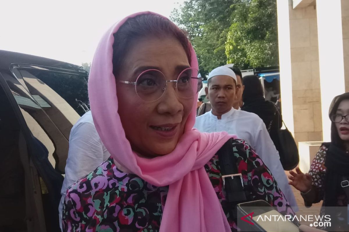 Menteri Susi Shalat Idul Fitri di Istiqlal