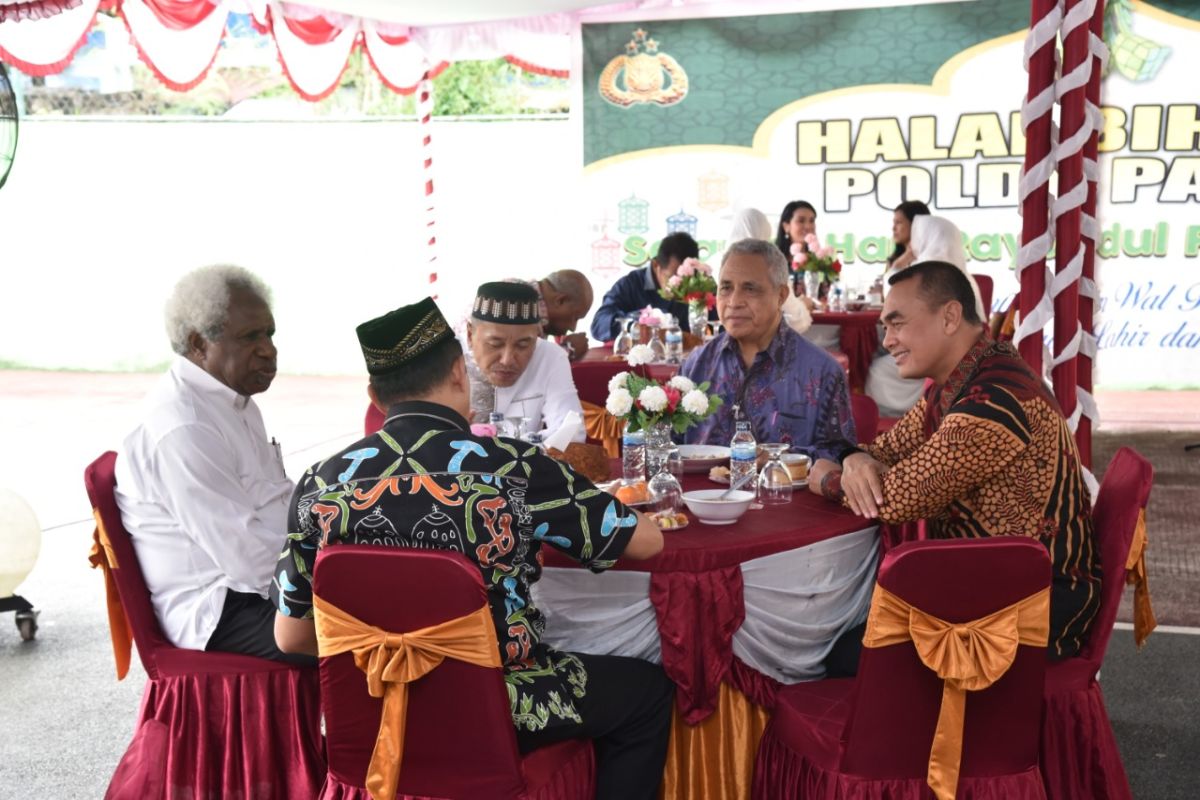 Polda Papua gelar halal bihalal usai shalat Id