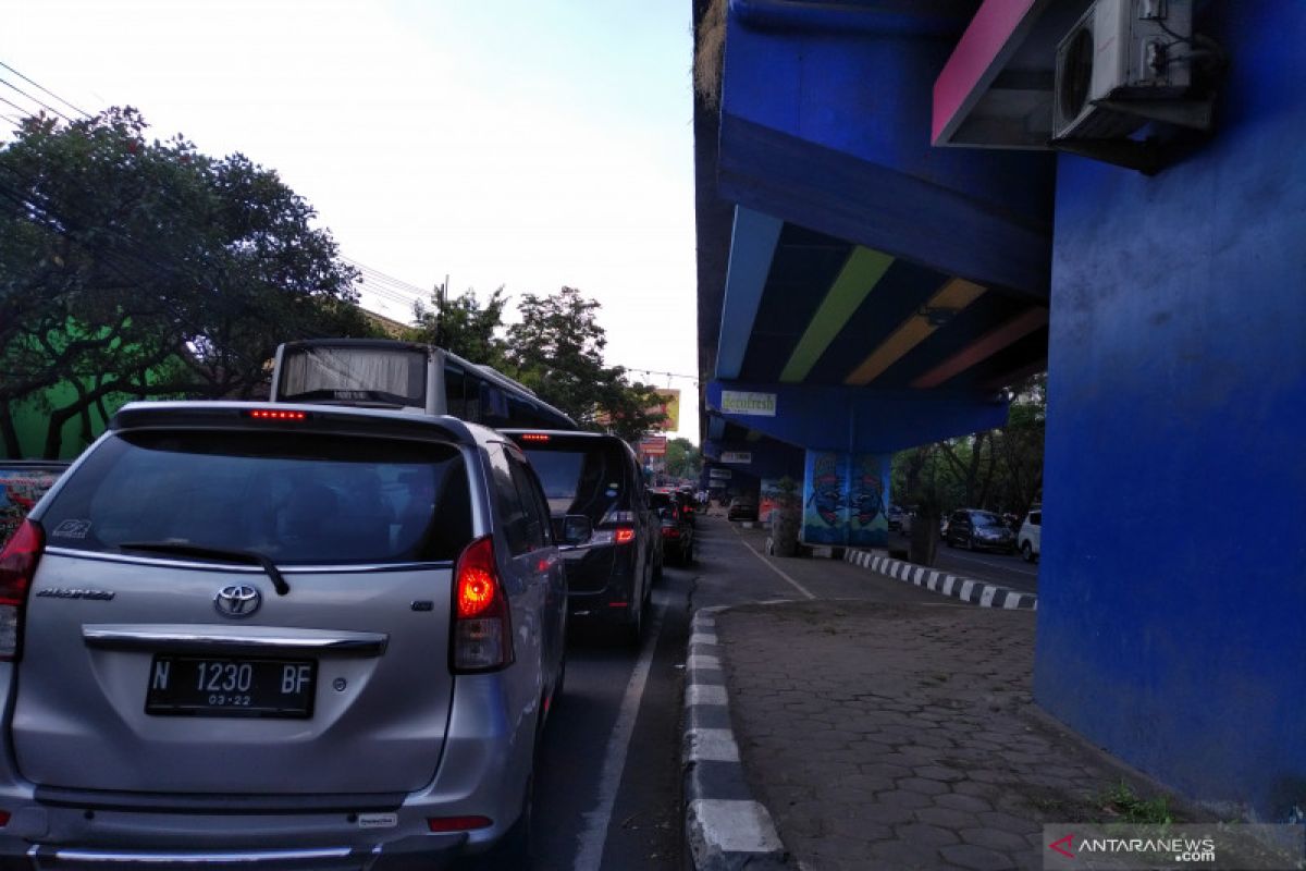 Masuk dan keluar Kota Malang butuh waktu dua jam