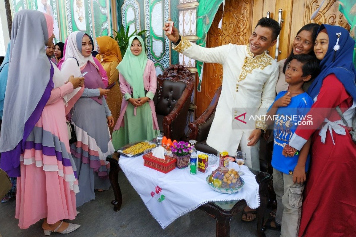 "Open house" lebaran memperkuat kerukunan masyarakat Kotim