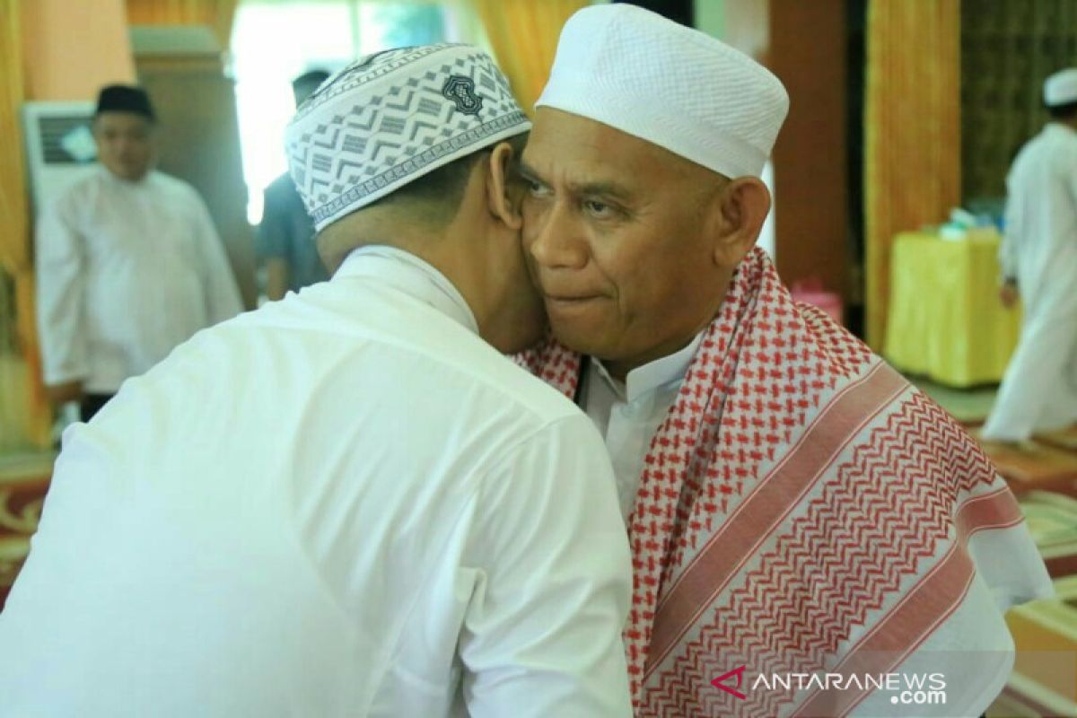 Wahid Sholat Ied dan Open House