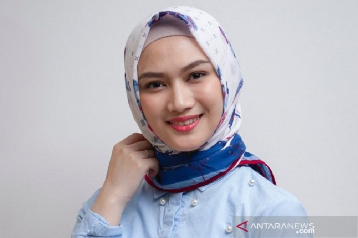 Melody Laksani eksperimen di dapur selama kerja dari rumah