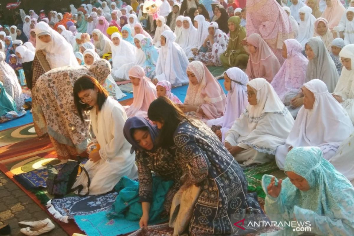 Lebaran tahun ini, keluarga SBY  Sholat Idul Fitri tanpa SBY