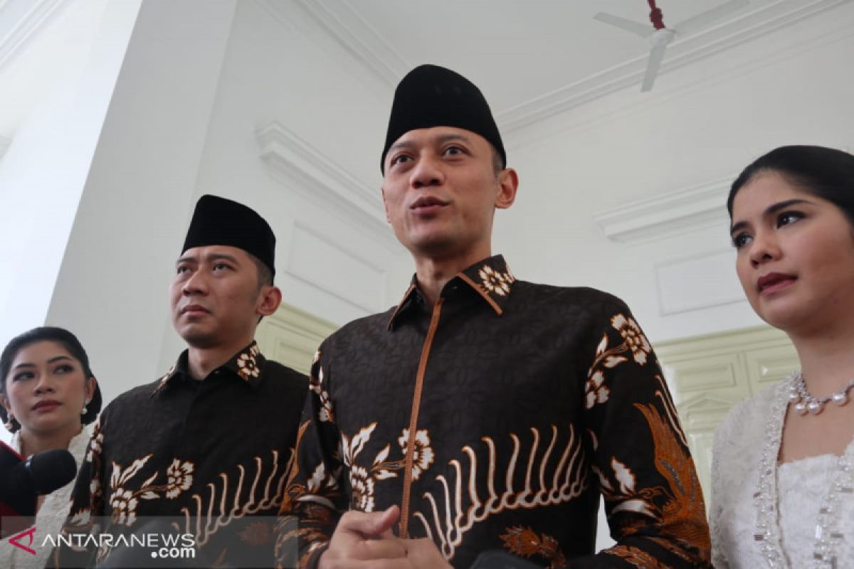 AHY: "flamboyan" untuk Ani Yudhoyono