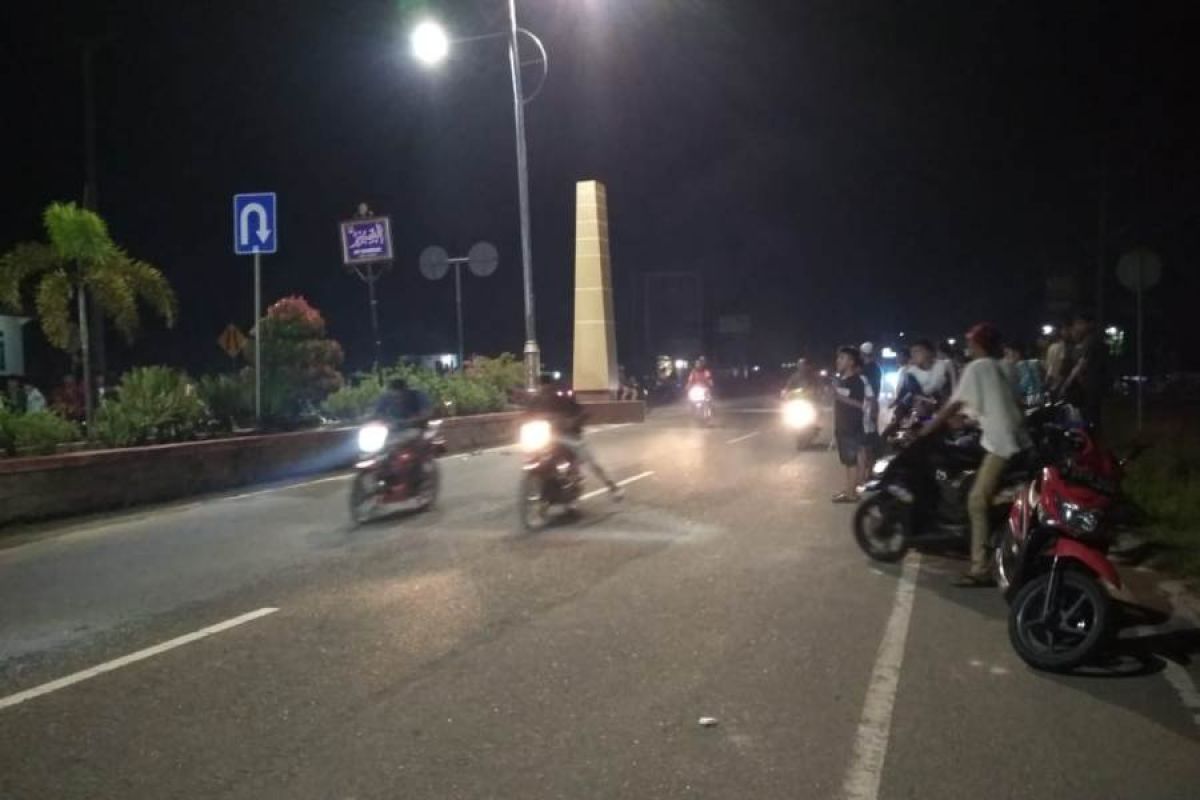 Usai pawai takbiran, remaja balapan liar di jalan umum