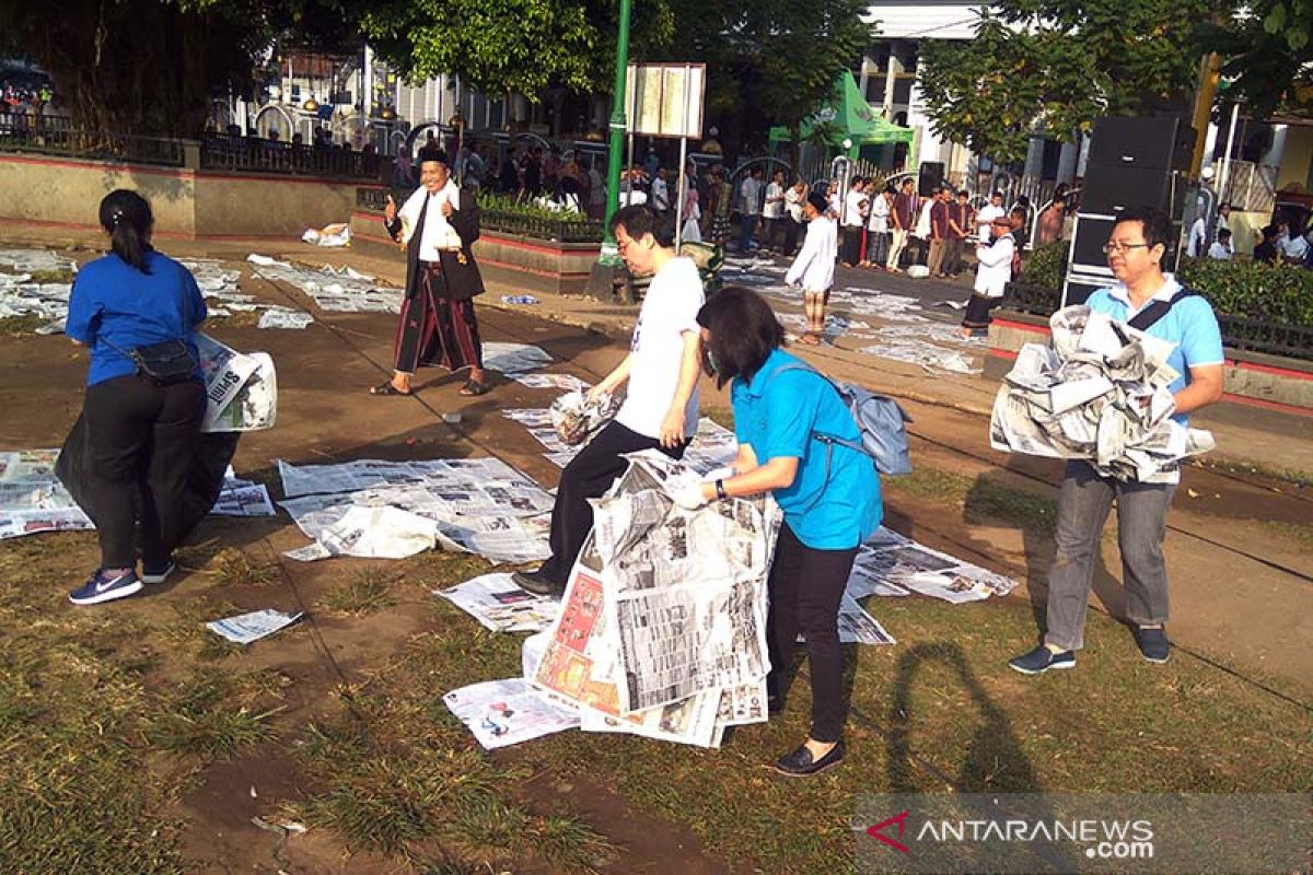 Komunitas Lintas Iman membantu umat Islam di Banyumas saat salat Id