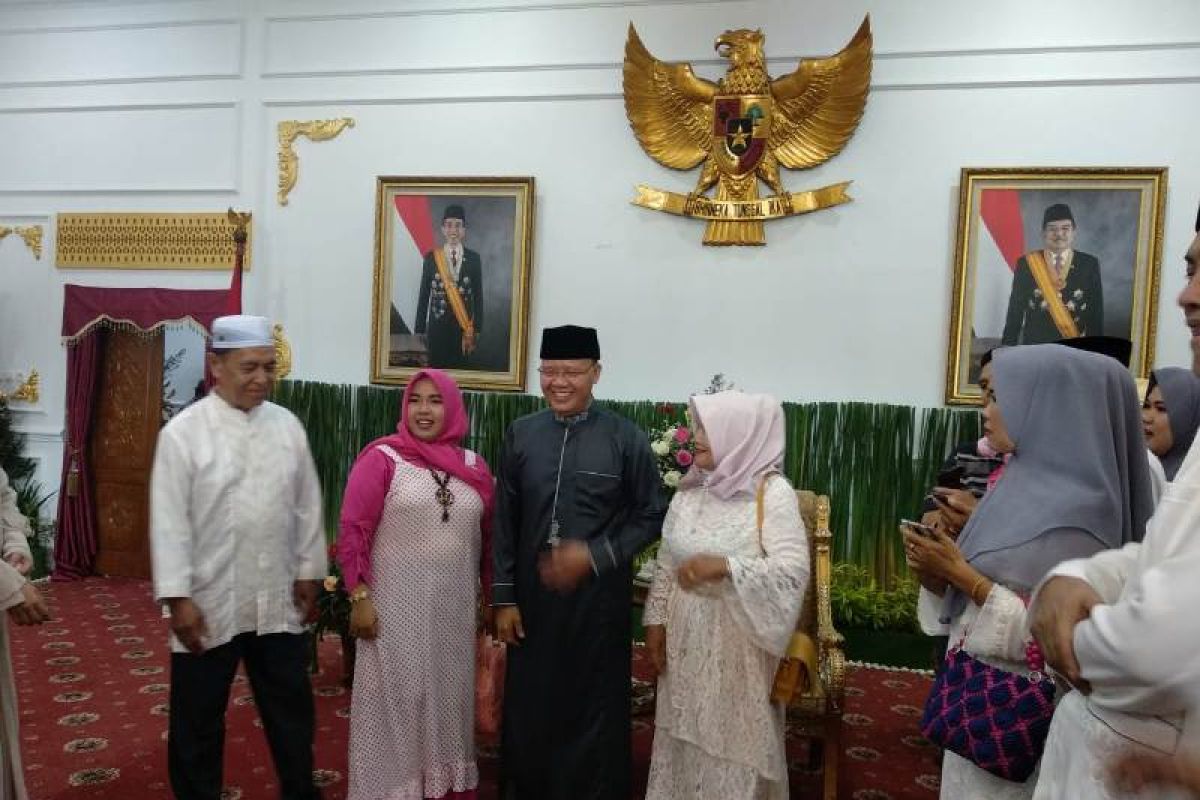 Gubernur terima masyarakat berlebaran di Balai Semarak Bengkulu