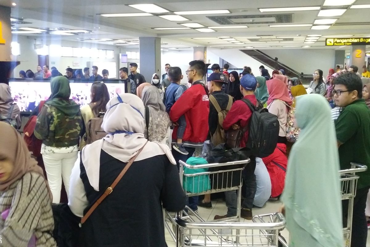Pemudik masih berdatangan di Bandara Minangkabau