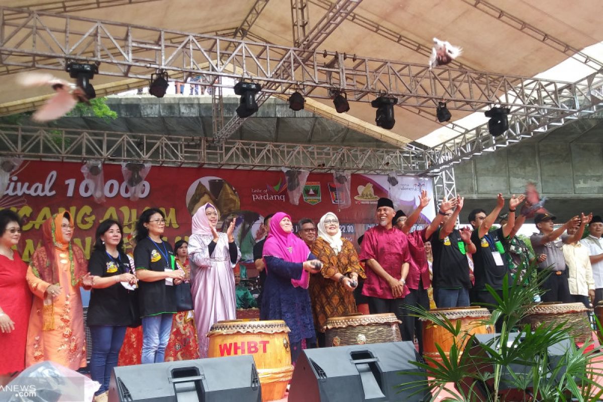 Festival bakcang ayam dan lamang baluo meriahkan Lebaran