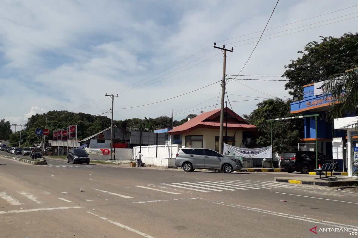 Antrean kendaraan mulai terjadi di Pelabuhan Tanjungkalian Muntok