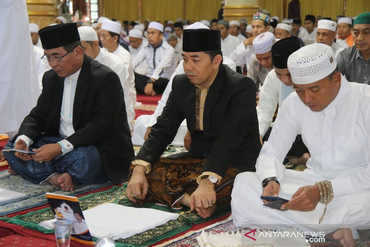 Rayakan Idul Fitri Bupati HSS ajak tingkatkan kepekaan dan kepedulian sosial