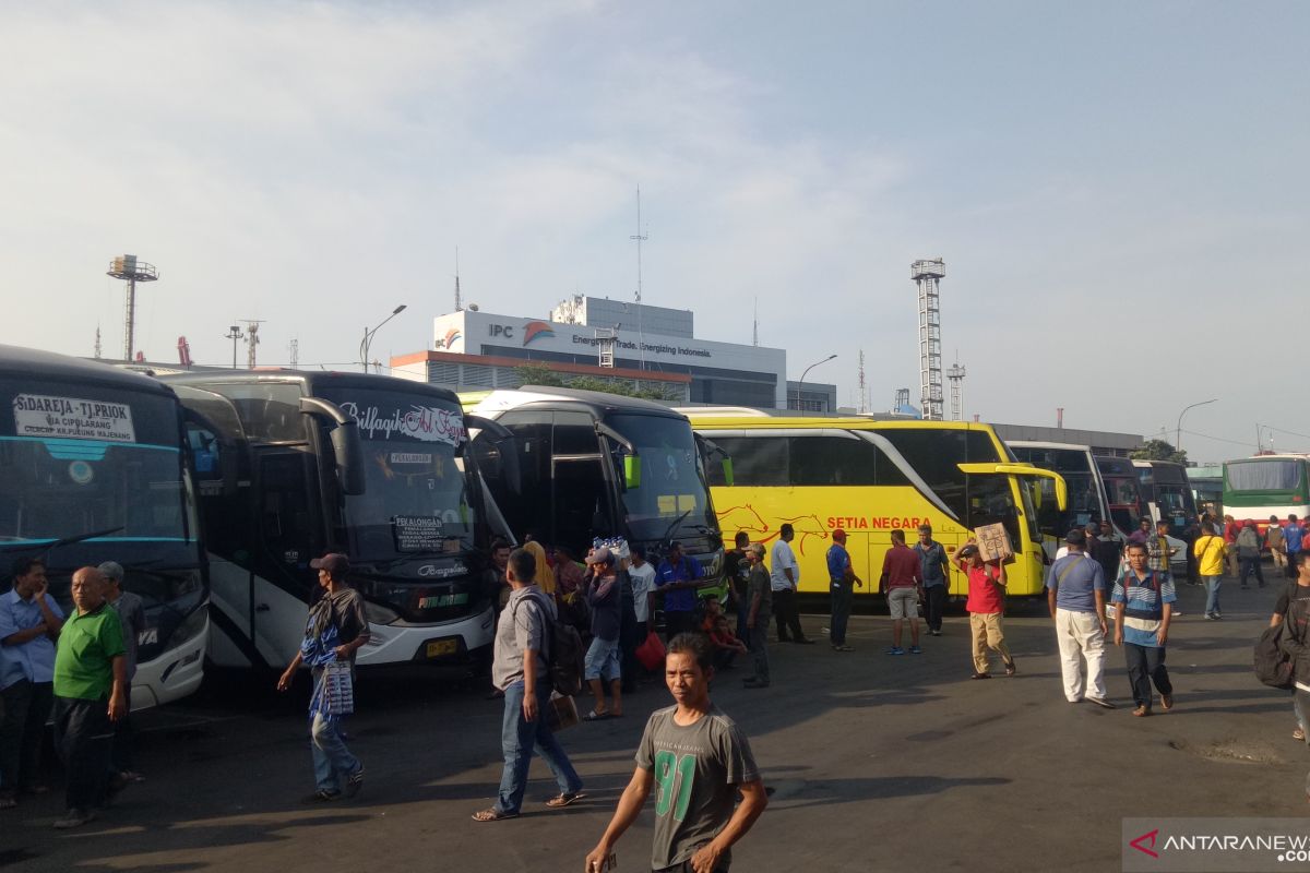 Perusahaan Otobus tak boleh angkut penumpang di luar terminal