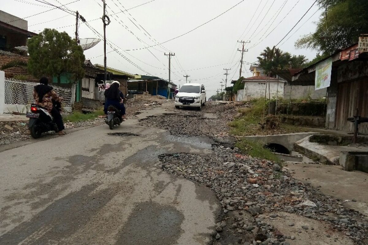 Masyarakat keluhkan kerusakan ruas jalan Rambung Merah Simalungun