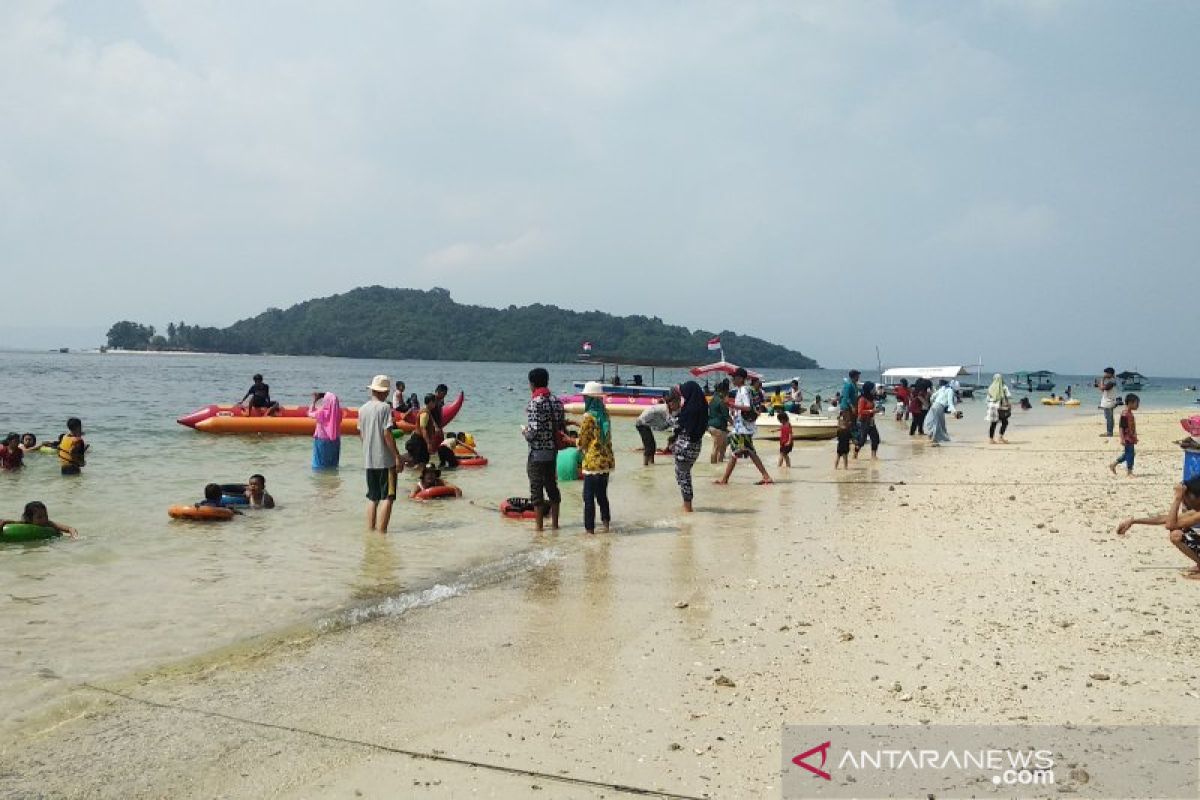 Arus Lalu Lintas Wisata Laut di Lampung Ramai Lancar