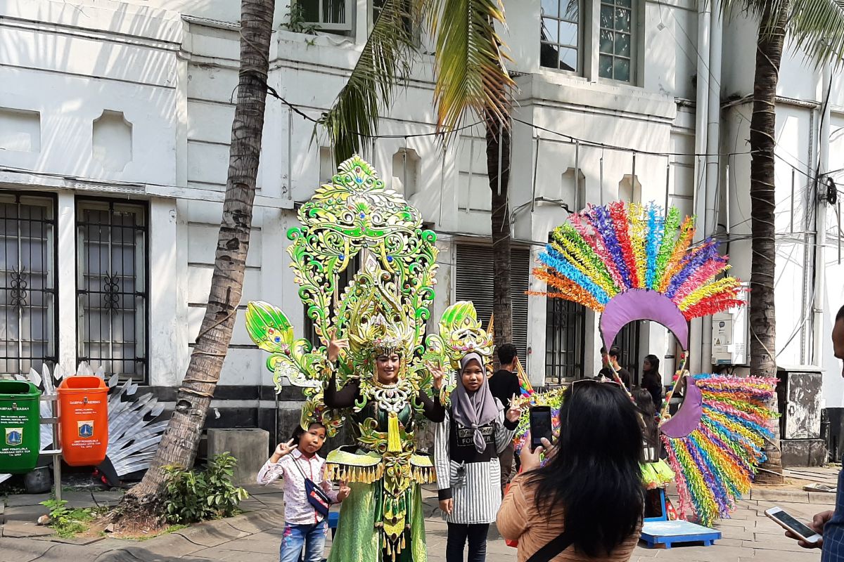 Hari kedua Lebaran, warga serbu objek wisata