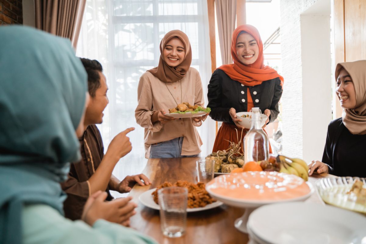 Tips sehat santap makanan saat Lebaran