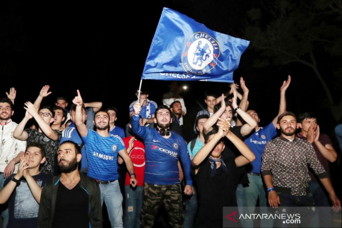 Gara-gara rasis, suporter Chelsea dilarang masuk Stadion Stamford Bridge seumur hidup