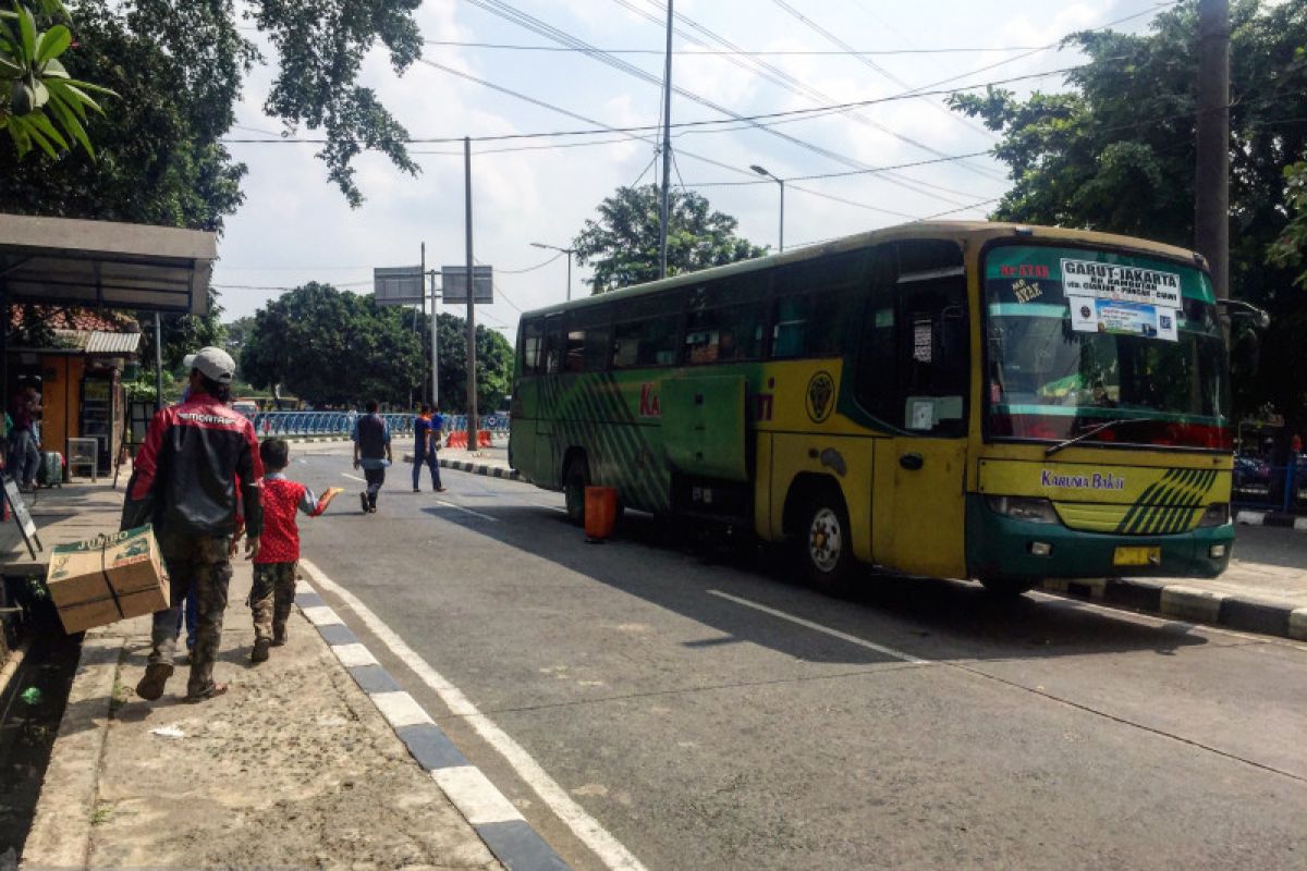 Suasana arus balik belum terlihat di Terminal Kampung Rambutan